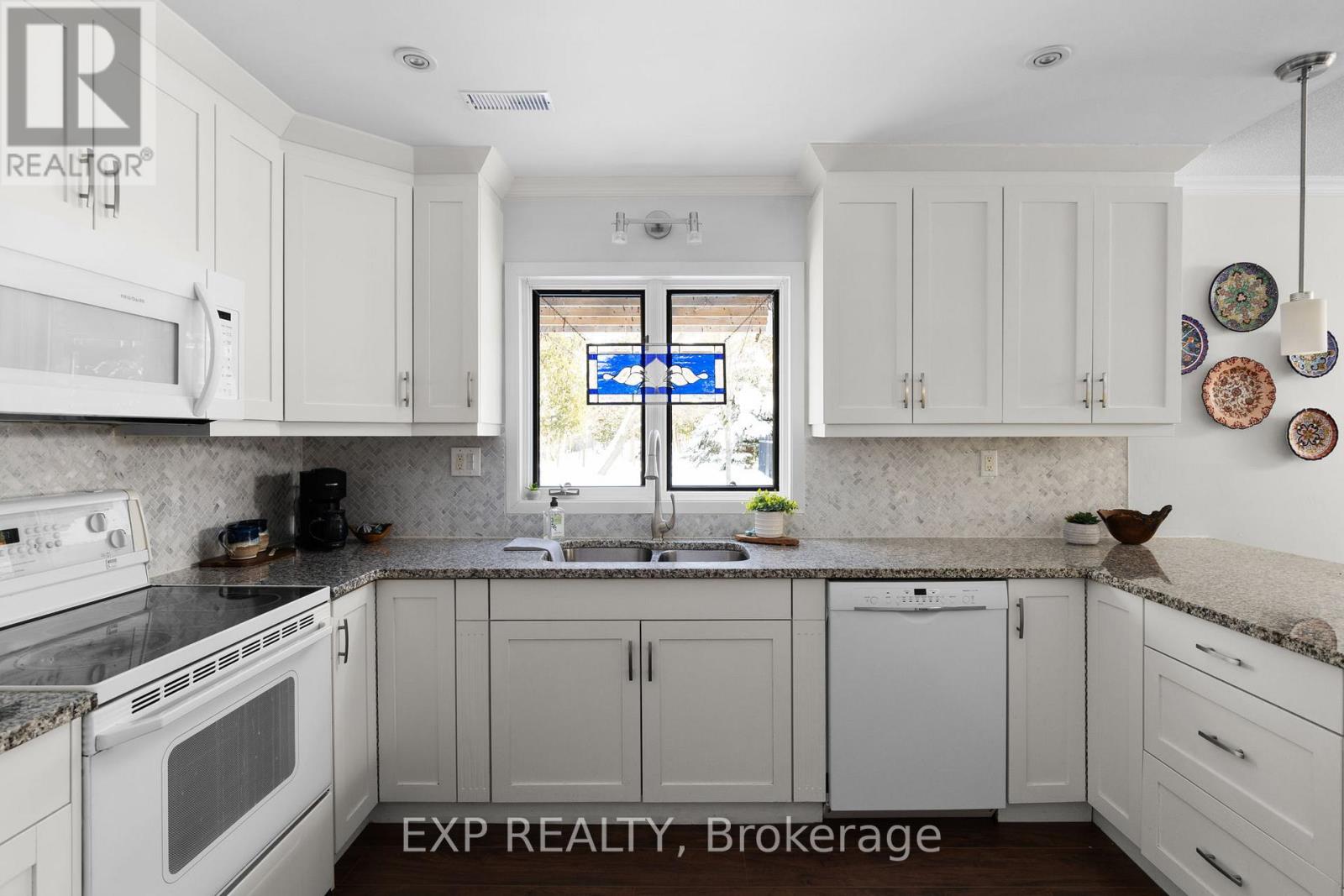 381 Cox Mill Road, Barrie, Ontario  L4N 7S8 - Photo 5 - S12752172