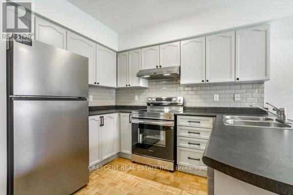 5971 Stonebriar Crescent, Mississauga, Ontario  L5V 2T9 - Photo 7 - W12752108