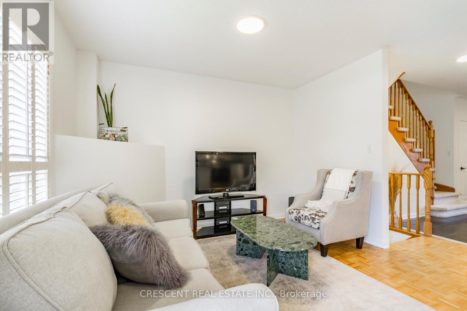 5971 Stonebriar Crescent, Mississauga, Ontario  L5V 2T9 - Photo 9 - W12752108