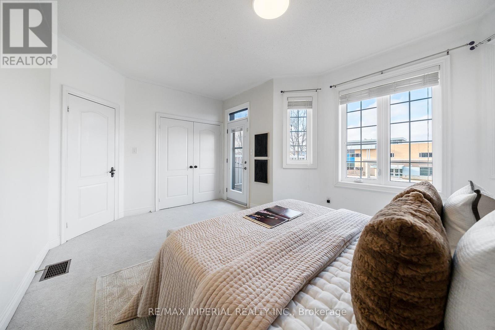 2252 Pine Glen Road, Oakville, Ontario  L6M 0G5 - Photo 41 - W12752116