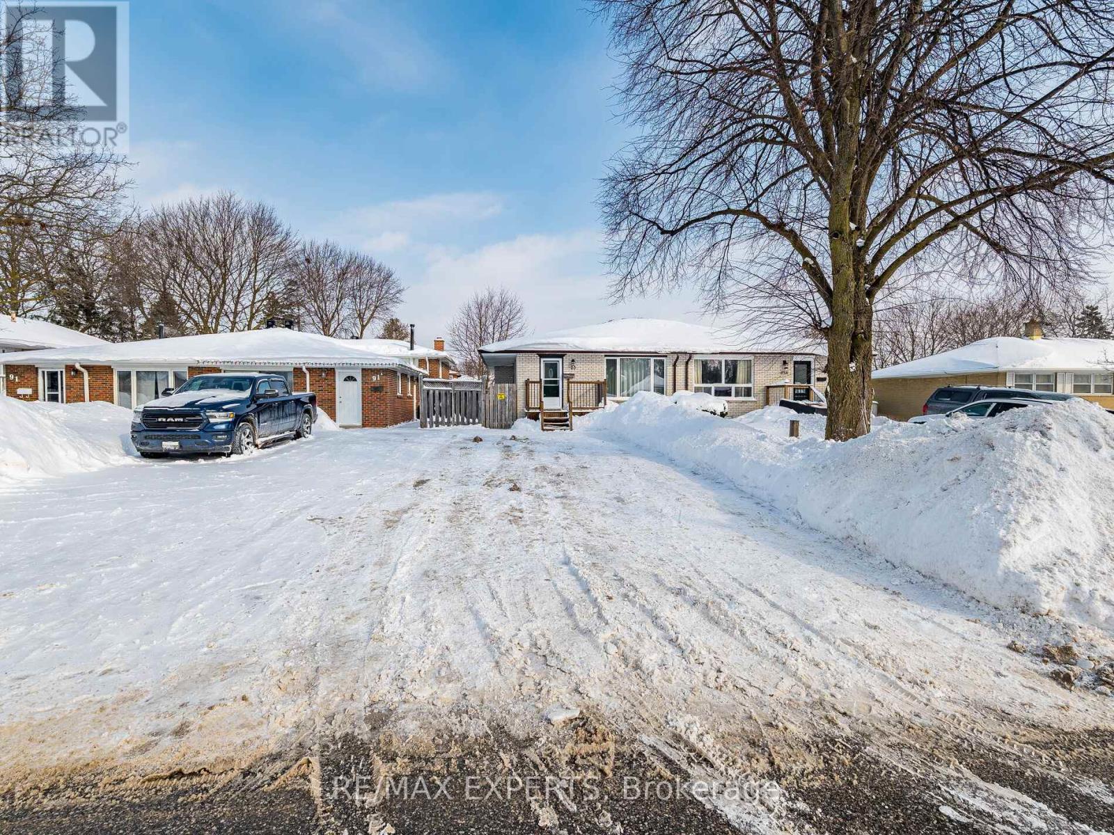 93 Dawson Road, Orangeville, Ontario  L9W 2W7 - Photo 2 - W12752160