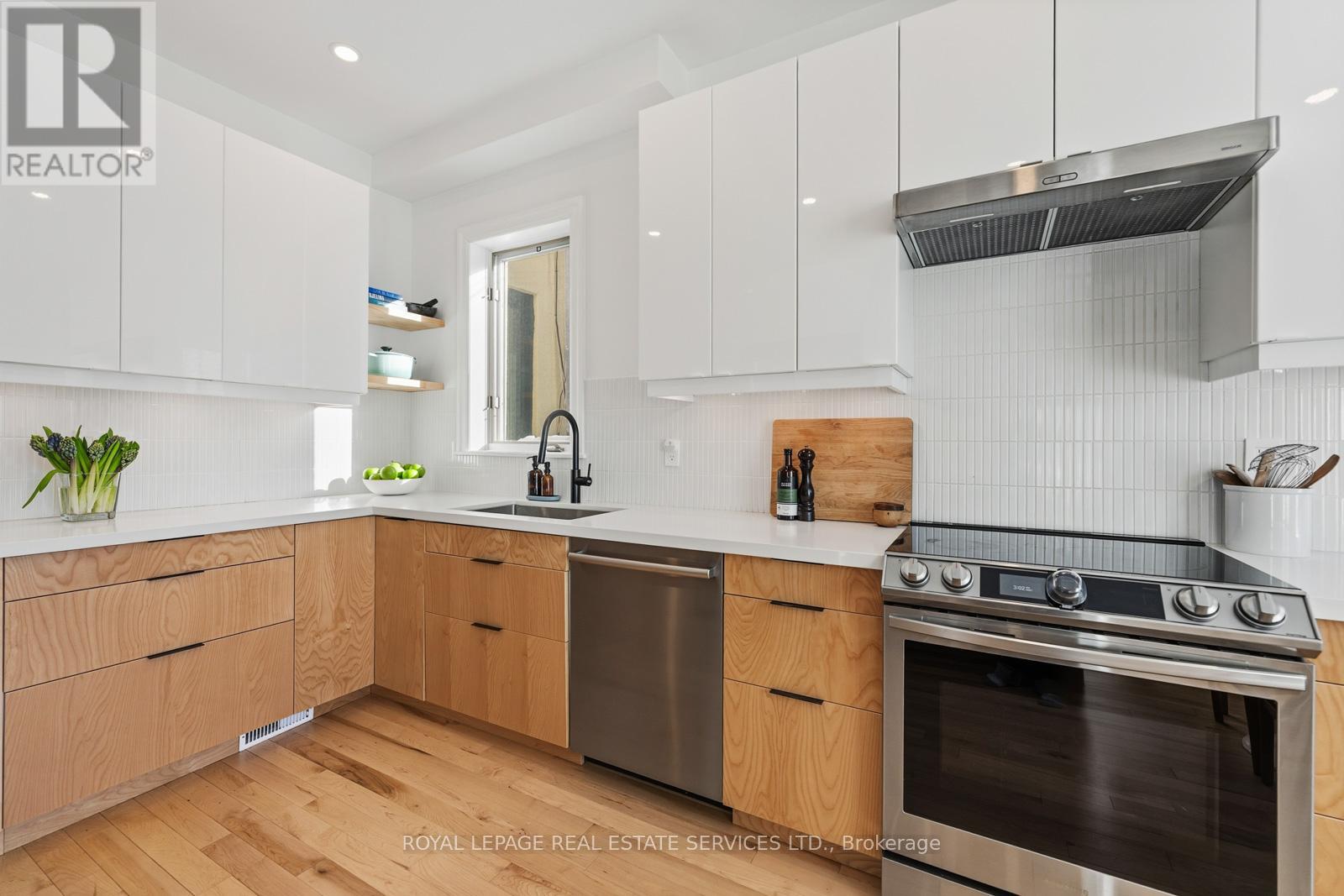 266 Delaware Avenue, Toronto, Ontario  M6H 2T6 - Photo 15 - W12752164