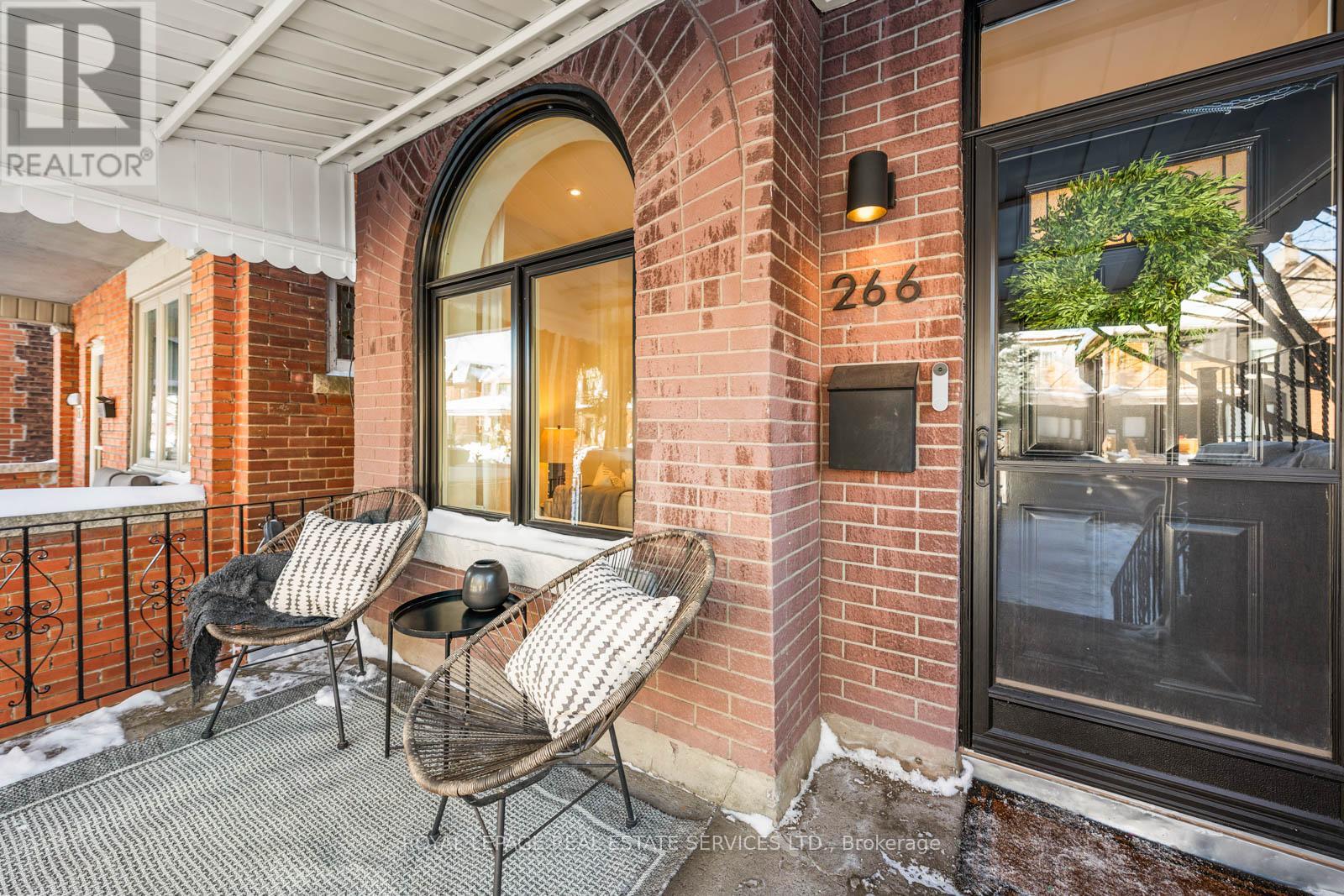 266 Delaware Avenue, Toronto, Ontario  M6H 2T6 - Photo 3 - W12752164