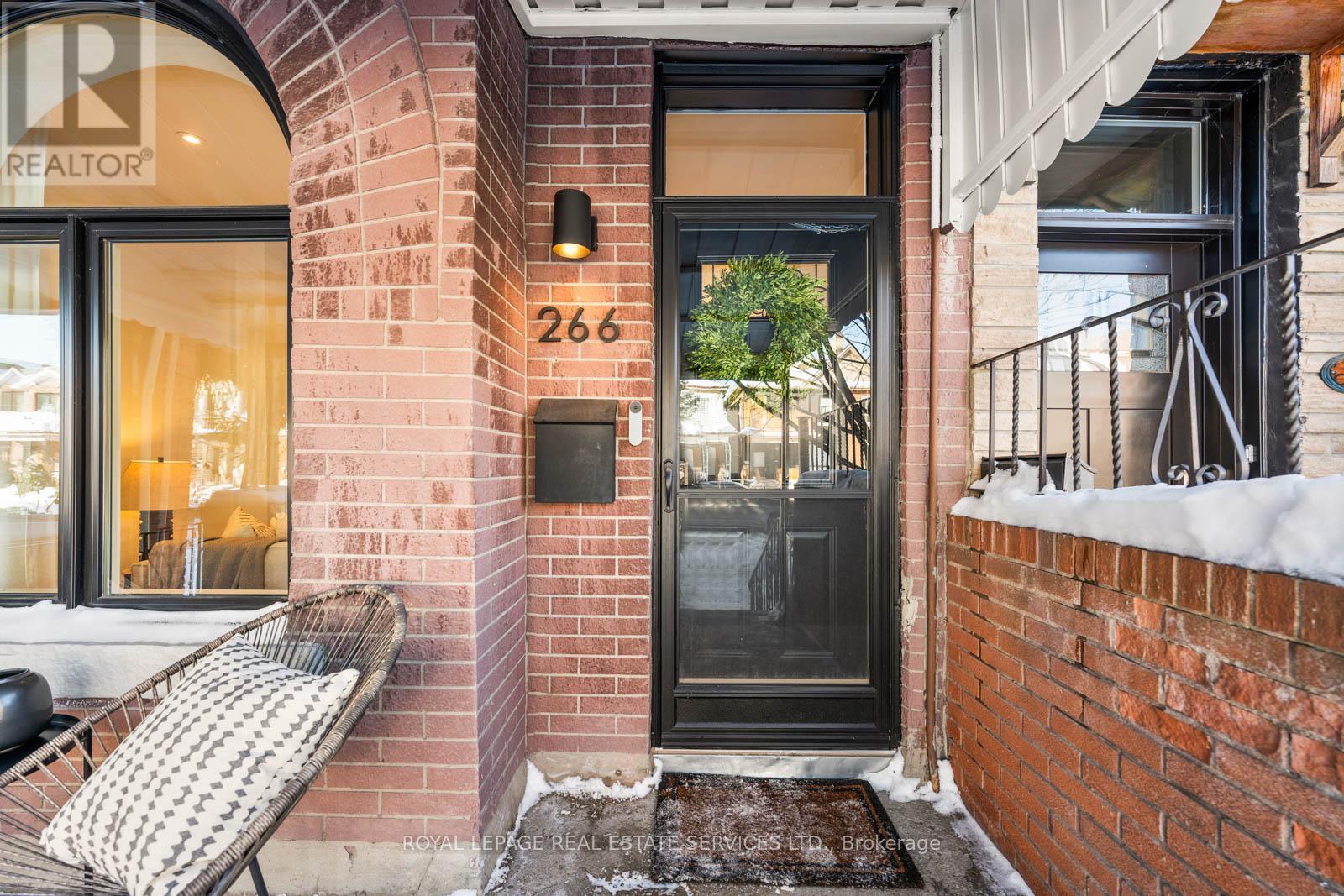 266 Delaware Avenue, Toronto, Ontario  M6H 2T6 - Photo 4 - W12752164