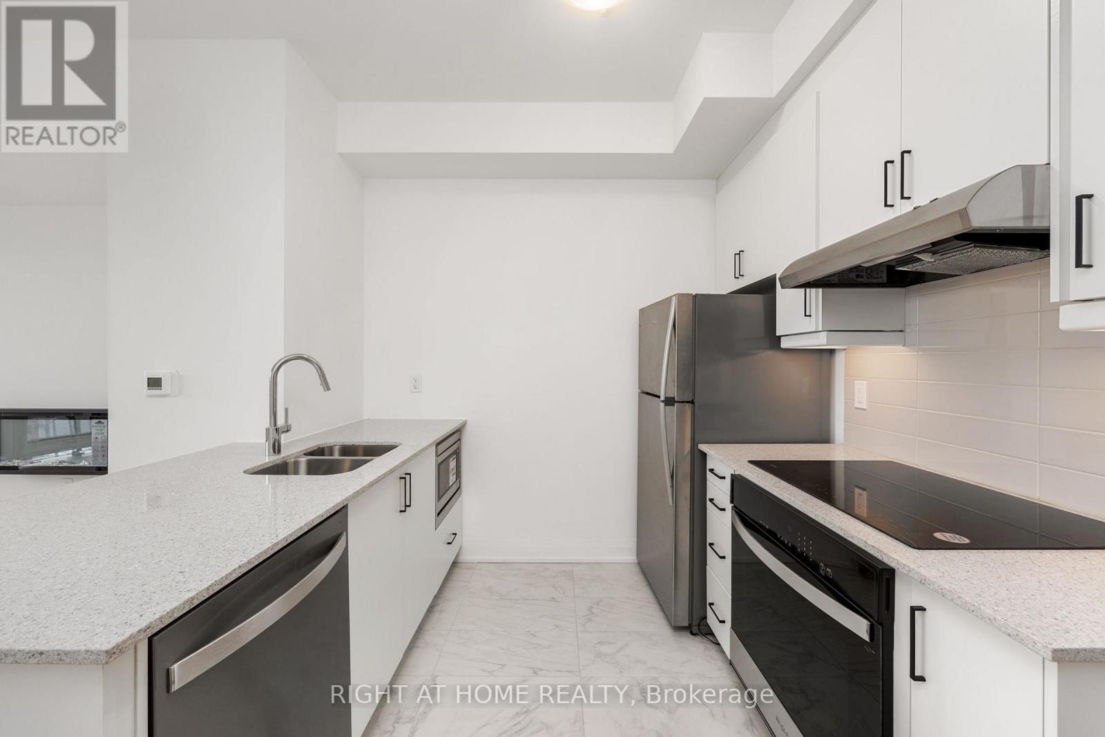 514 - 1035 Soutdown Road, Mississauga, Ontario  L5J 0A2 - Photo 2 - W12752168