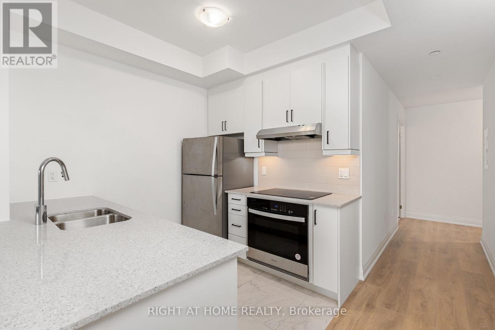 514 - 1035 Soutdown Road, Mississauga, Ontario  L5J 0A2 - Photo 3 - W12752168