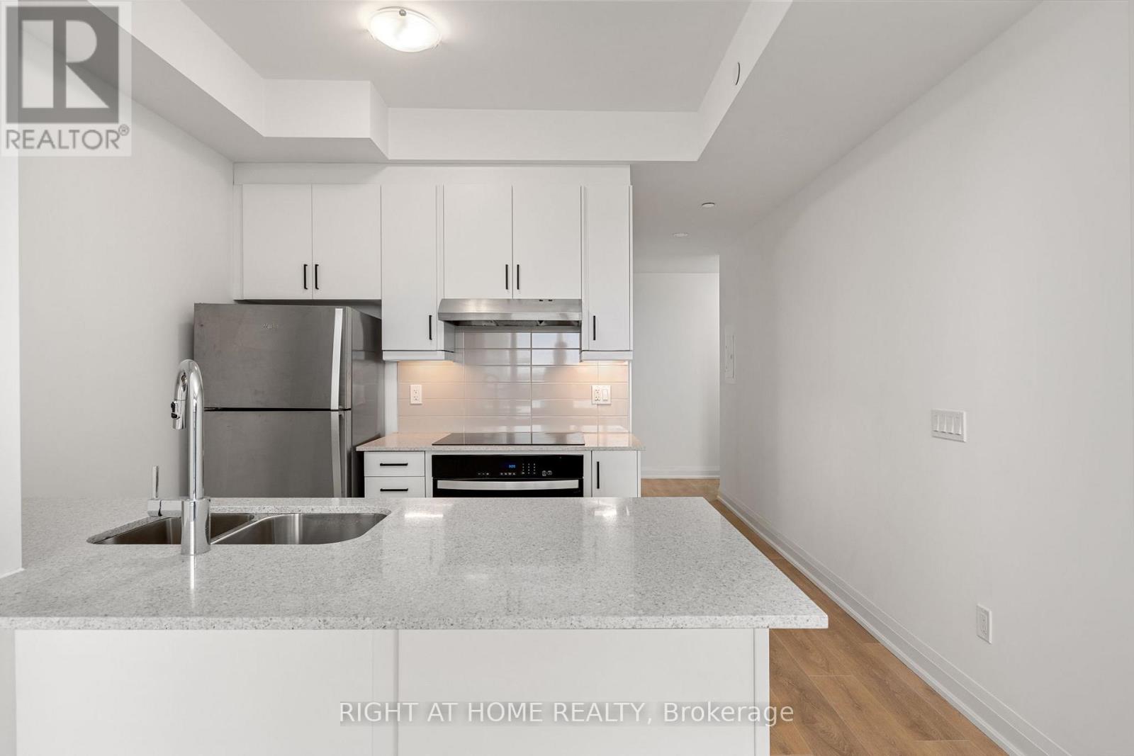 514 - 1035 Soutdown Road, Mississauga, Ontario  L5J 0A2 - Photo 4 - W12752168