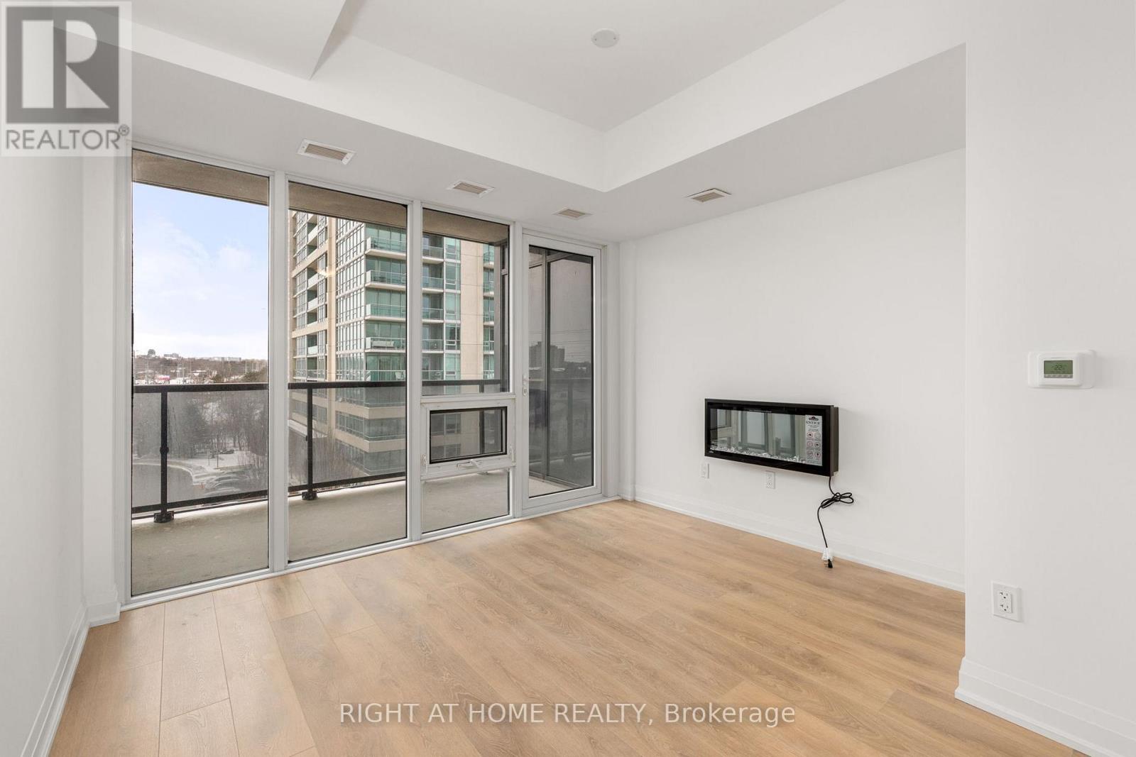 514 - 1035 Soutdown Road, Mississauga, Ontario  L5J 0A2 - Photo 5 - W12752168