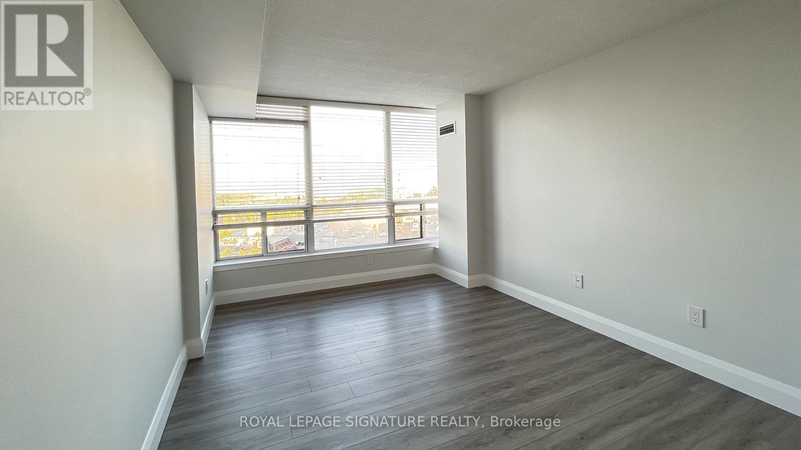 1103 - 10 Laurelcrest Street, Brampton, Ontario  L6S 5Y3 - Photo 13 - W12752214