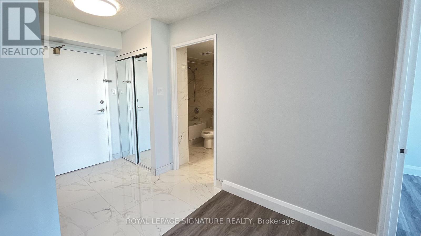 1103 - 10 Laurelcrest Street, Brampton, Ontario  L6S 5Y3 - Photo 2 - W12752214