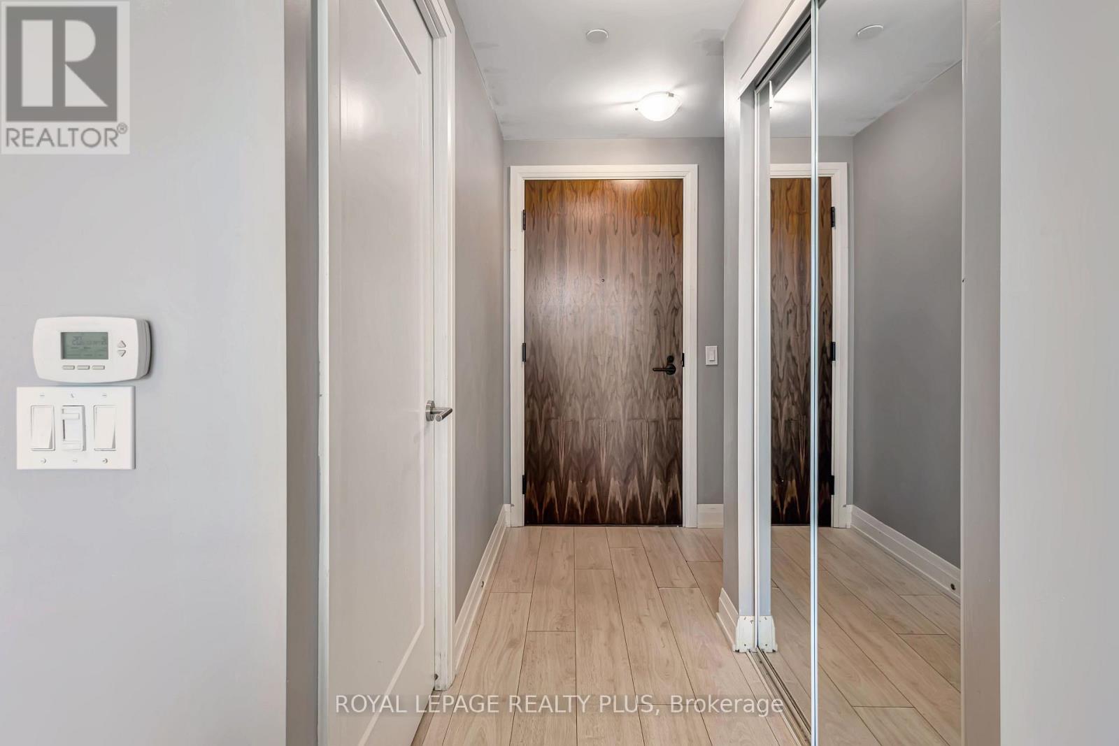 701 - 509 Dundas Street W, Oakville, Ontario  L6M 1L9 - Photo 17 - W12752222