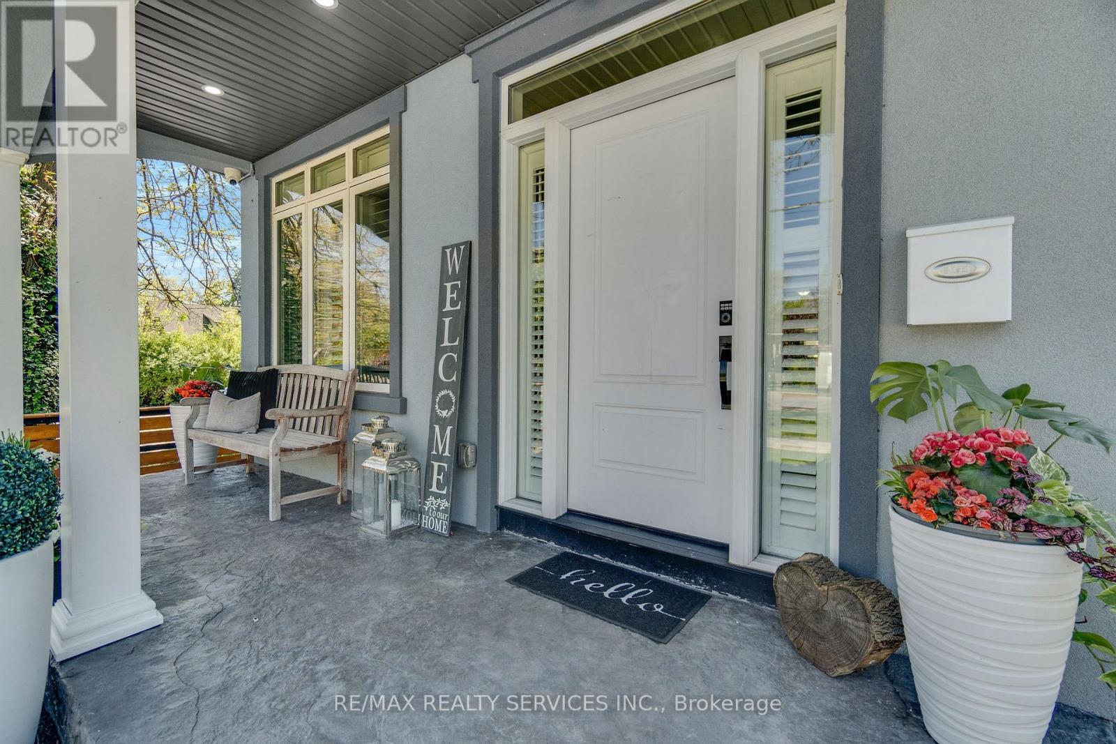 958 Beach Boulevard, Hamilton, Ontario  L8H 6Z4 - Photo 4 - X12752128