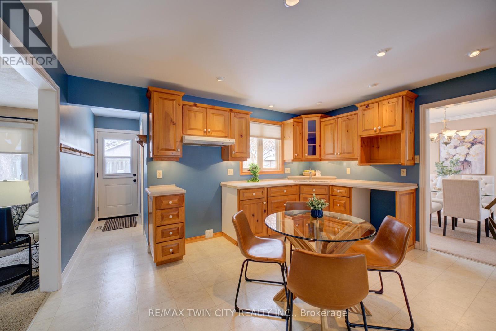 8 Wildflower Lane, Brantford, Ontario  N3R 6B4 - Photo 11 - X12752180