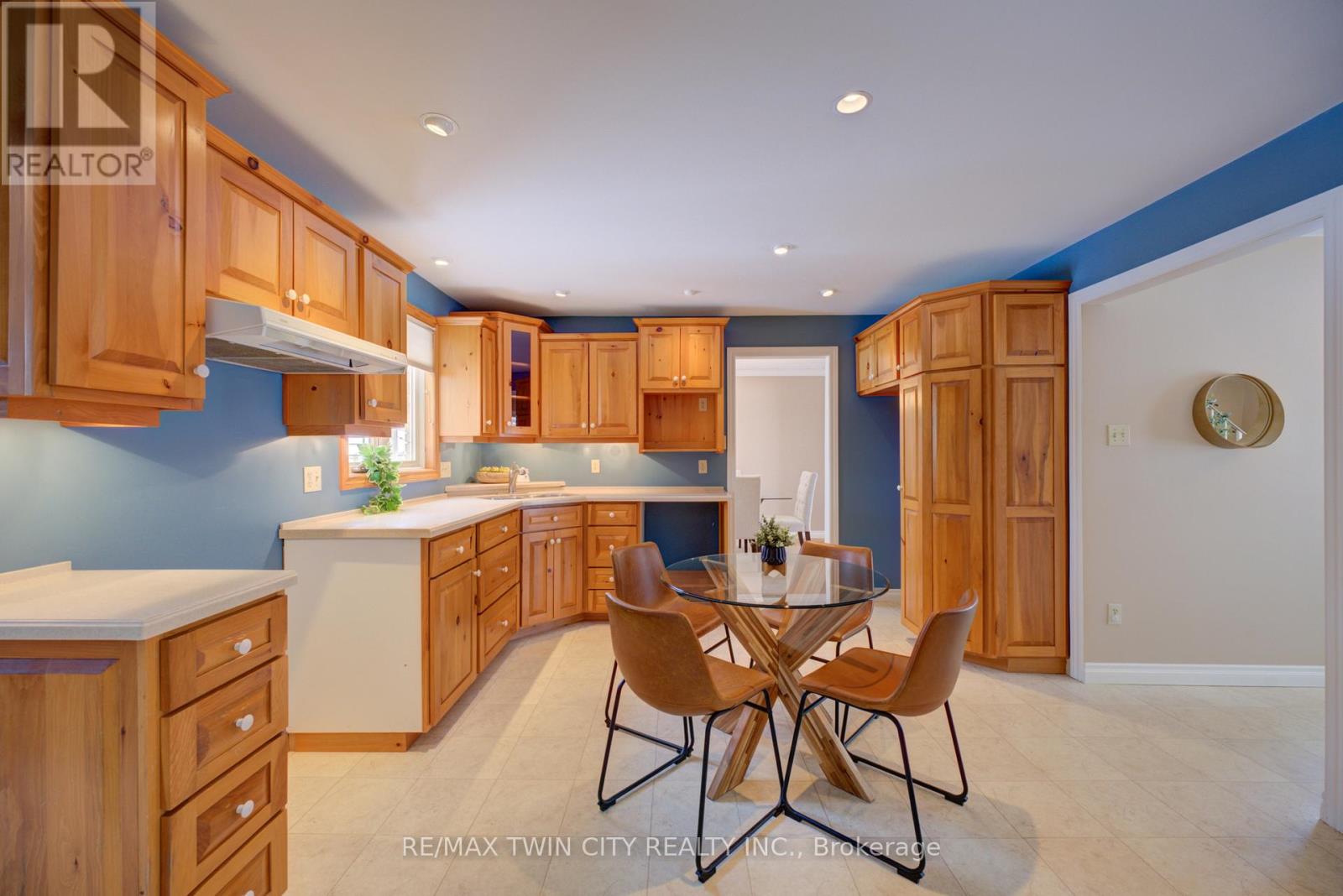 8 Wildflower Lane, Brantford, Ontario  N3R 6B4 - Photo 12 - X12752180