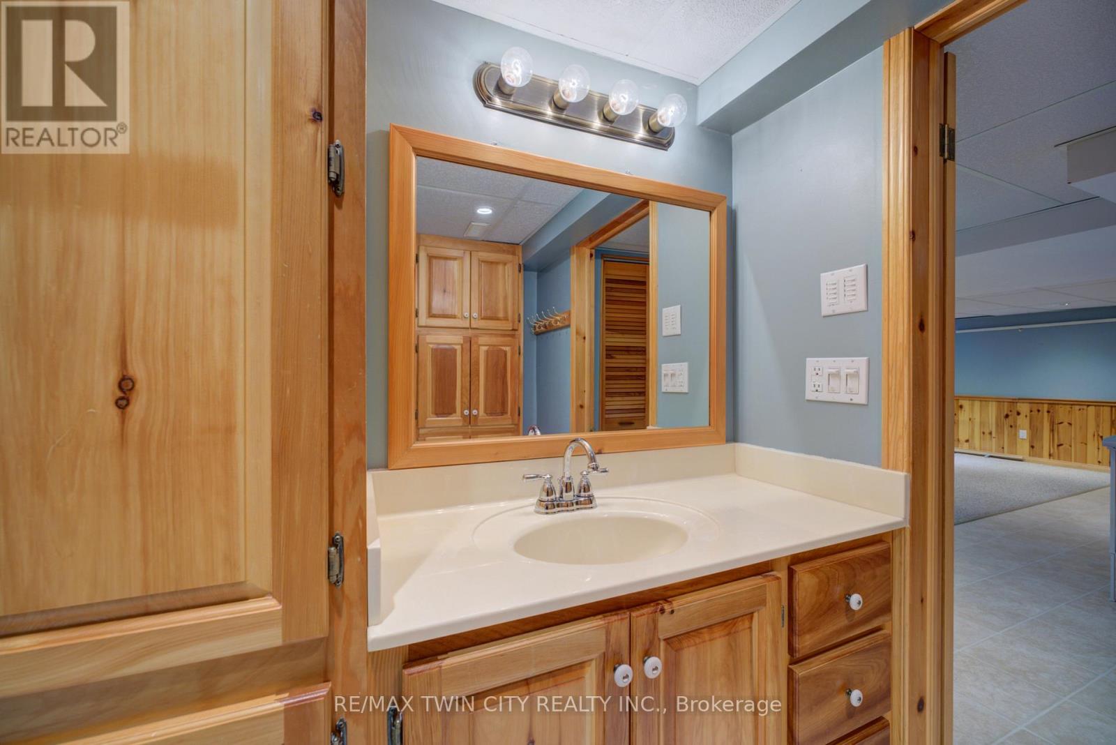 8 Wildflower Lane, Brantford, Ontario  N3R 6B4 - Photo 36 - X12752180