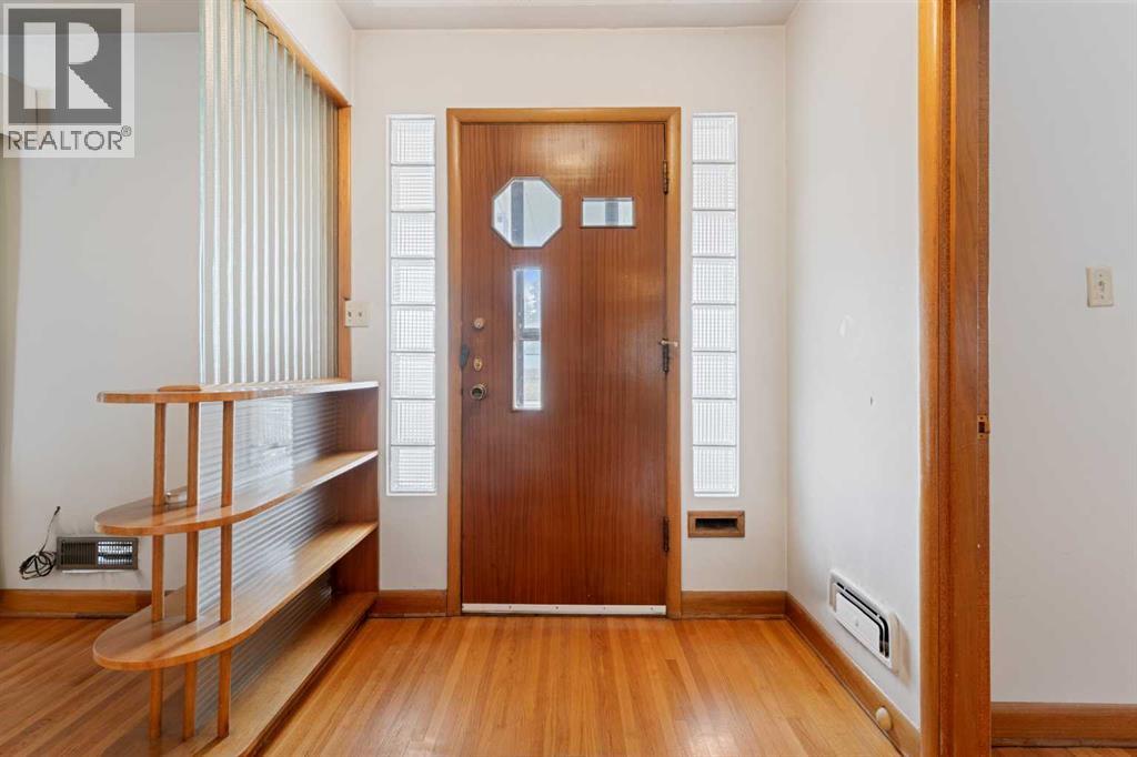 1738 Suffolk Street Sw, Calgary, Alberta  T3C 2N2 - Photo 5 - A2280723