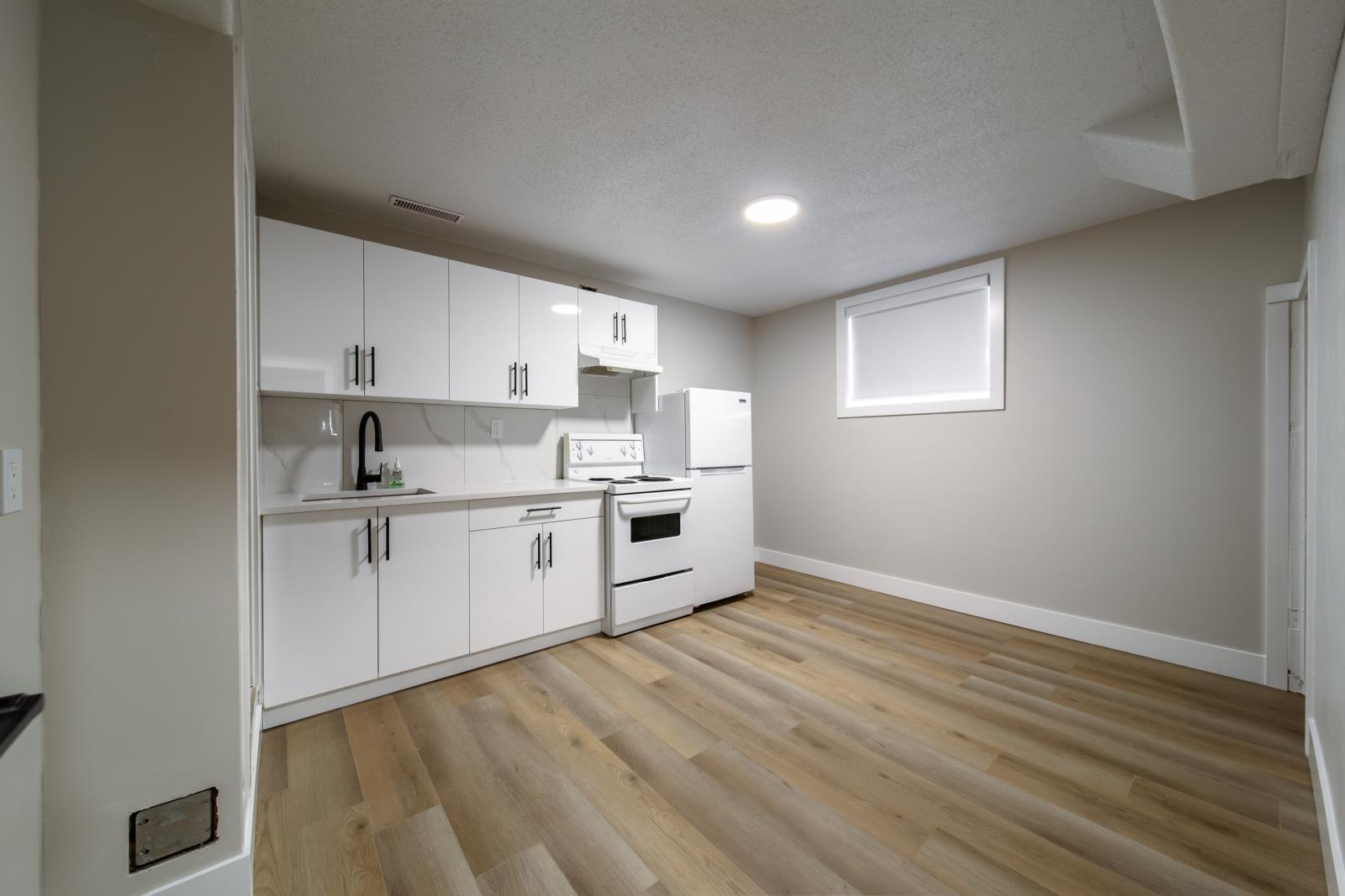 6418  132 Avenue, Edmonton, Alberta  T5A 0J8 - Photo 2 - 43688587