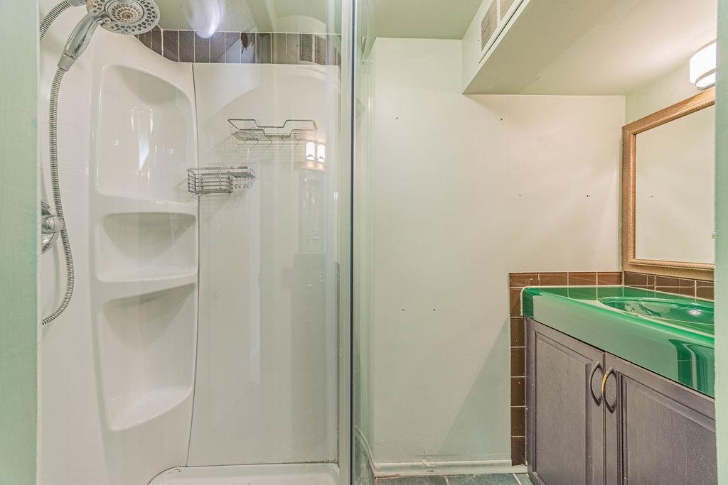 9865  85 Avenue, Edmonton, Alberta  T6E 2J5 - Photo 34 - 43688833