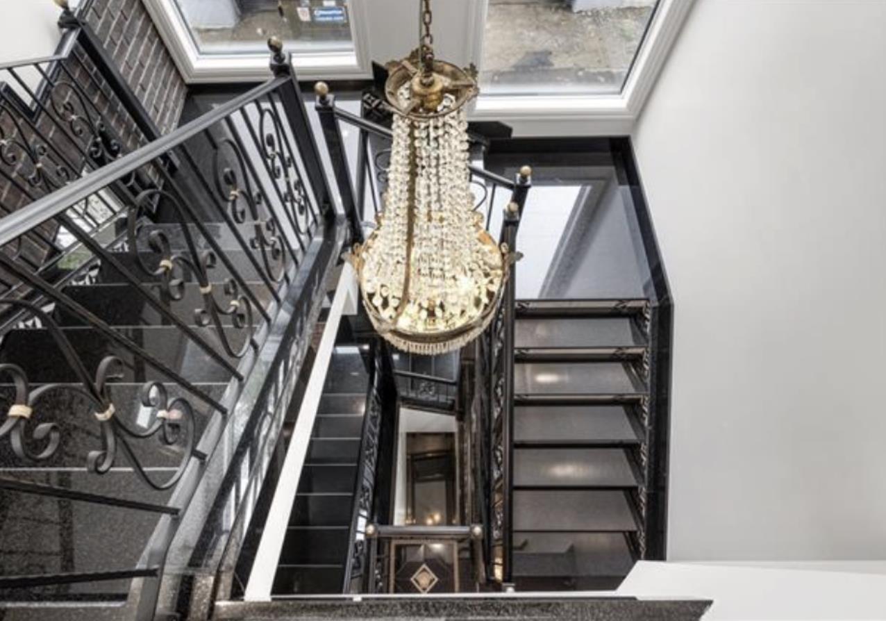 11833  102 Avenue, Edmonton, Alberta  T5K 0R6 - Photo 6 - 43688837