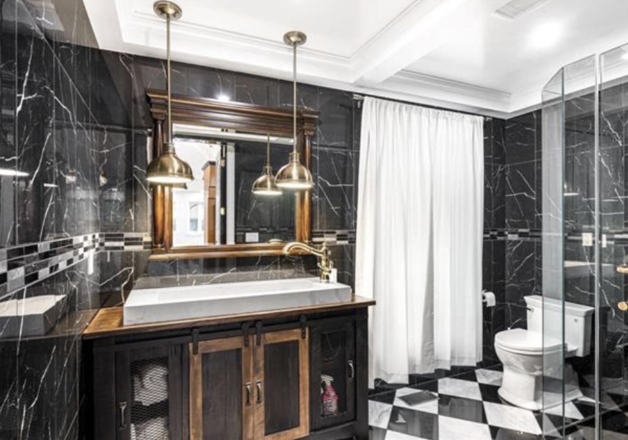 11833  102 Avenue, Edmonton, Alberta  T5K 0R6 - Photo 4 - 43688837