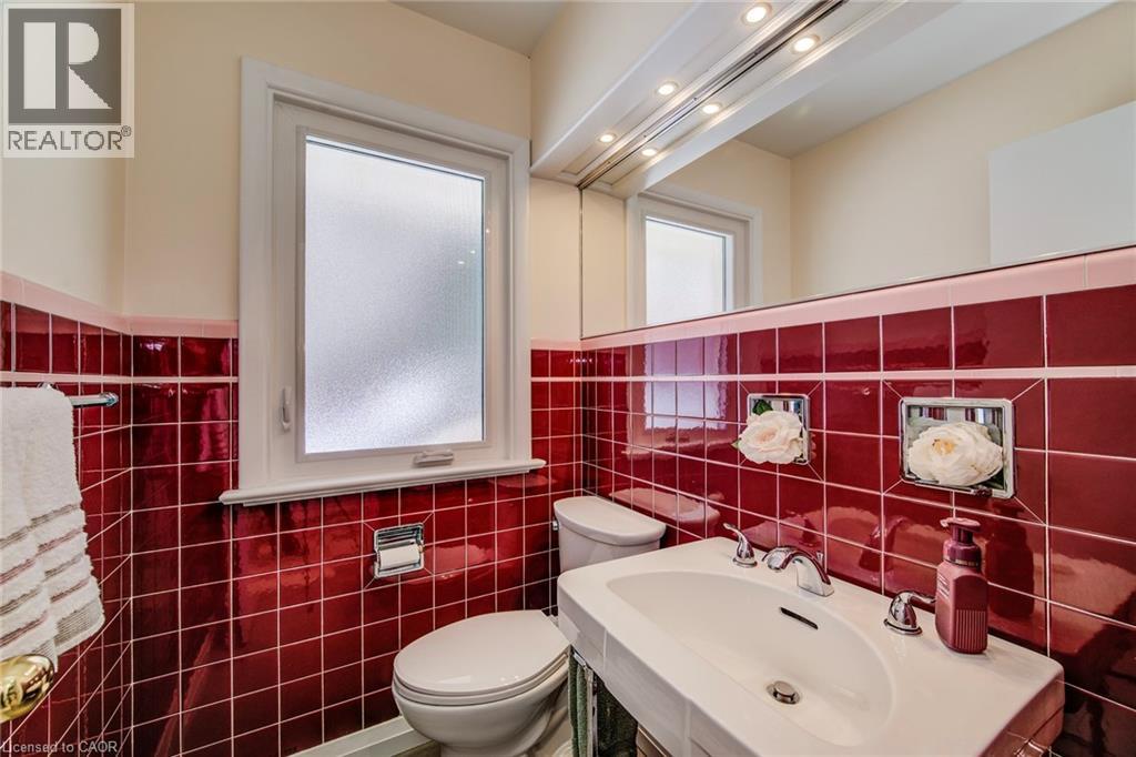 203 Macdonald Place, Waterloo, Ontario  N2L 1L2 - Photo 14 - 40800839