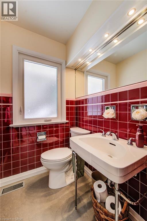 203 Macdonald Place, Waterloo, Ontario  N2L 1L2 - Photo 15 - 40800839