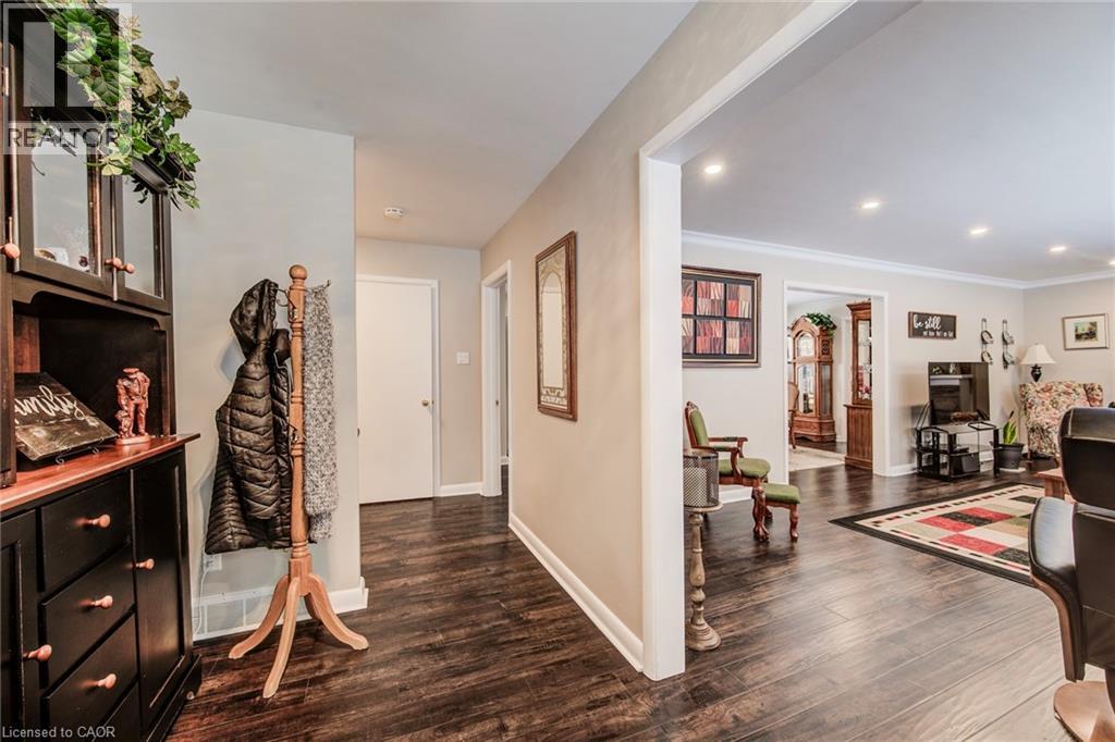 203 Macdonald Place, Waterloo, Ontario  N2L 1L2 - Photo 3 - 40800839