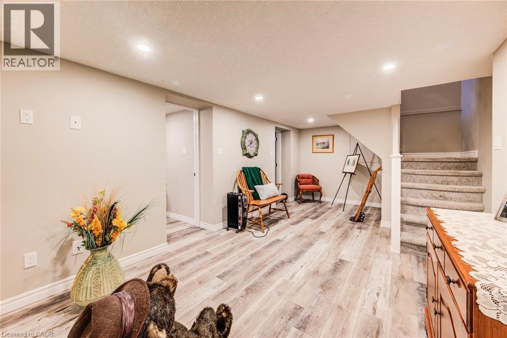 203 Macdonald Place, Waterloo, Ontario  N2L 1L2 - Photo 35 - 40800839
