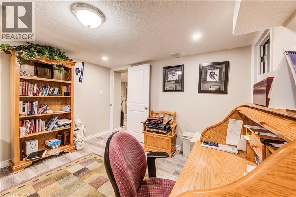 203 Macdonald Place, Waterloo, Ontario  N2L 1L2 - Photo 38 - 40800839