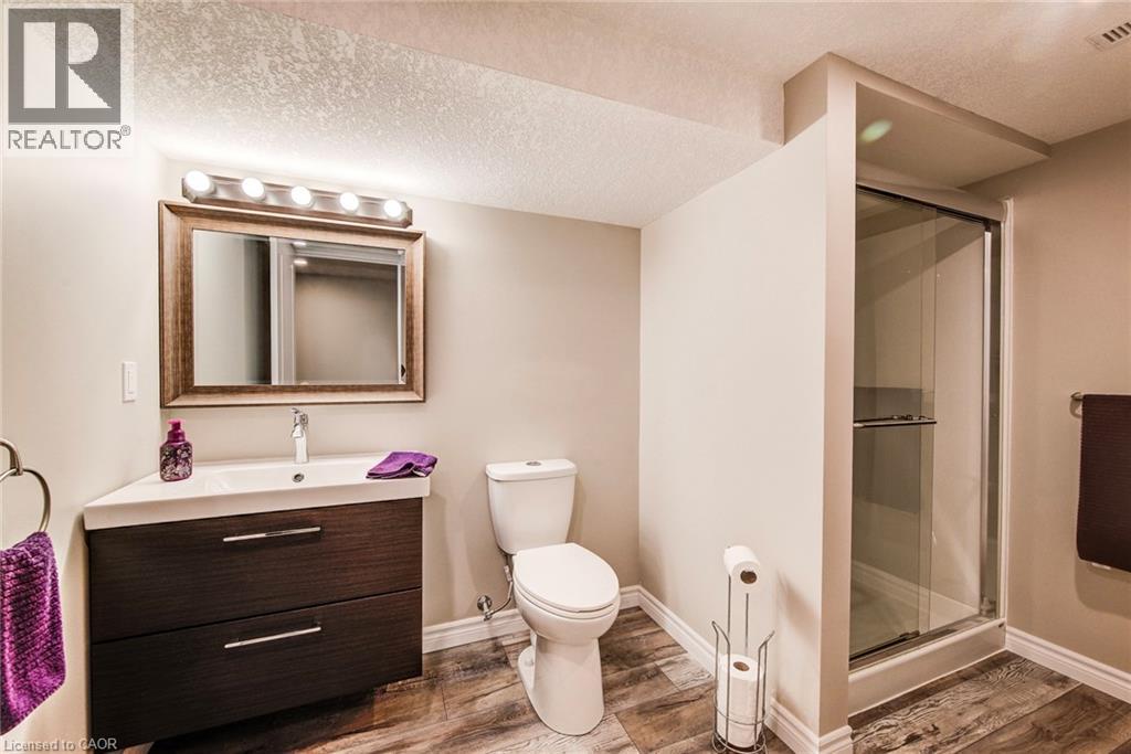 203 Macdonald Place, Waterloo, Ontario  N2L 1L2 - Photo 39 - 40800839