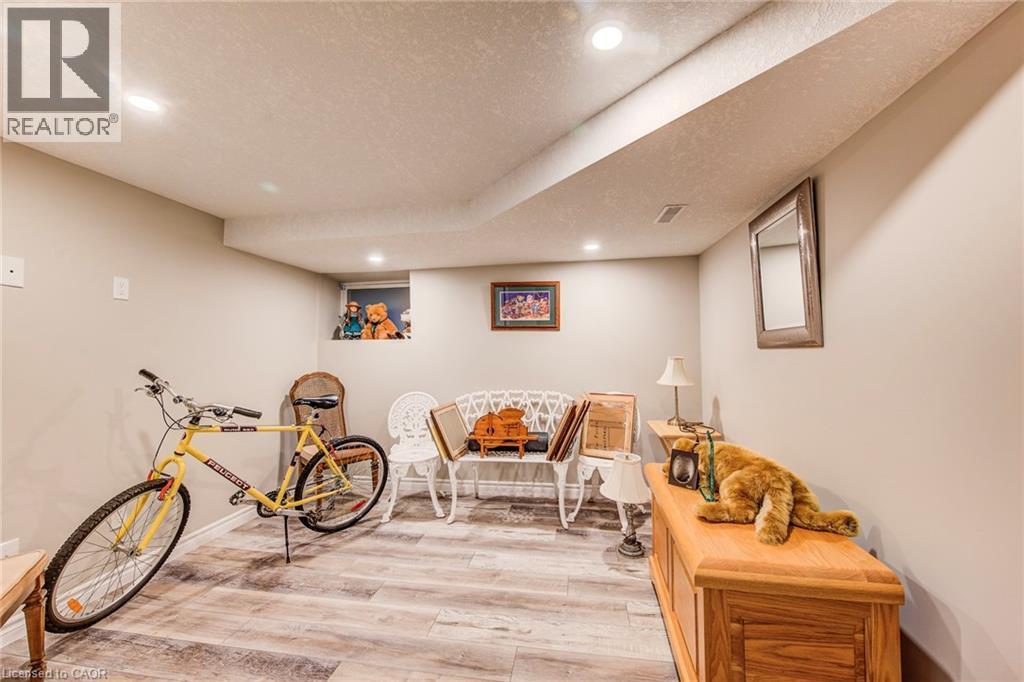 203 Macdonald Place, Waterloo, Ontario  N2L 1L2 - Photo 42 - 40800839