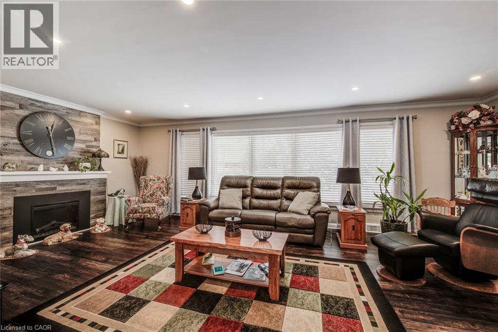 203 Macdonald Place, Waterloo, Ontario  N2L 1L2 - Photo 6 - 40800839