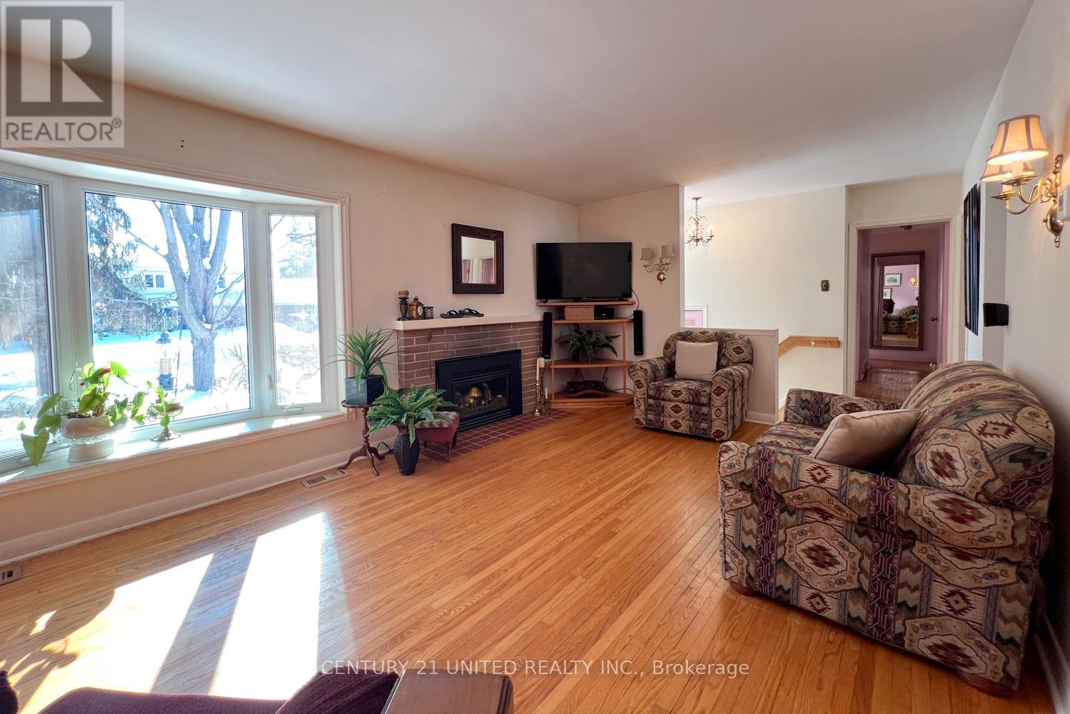 28 Weller Crescent, Peterborough, Ontario  K9J 6J5 - Photo 12 - X12752334