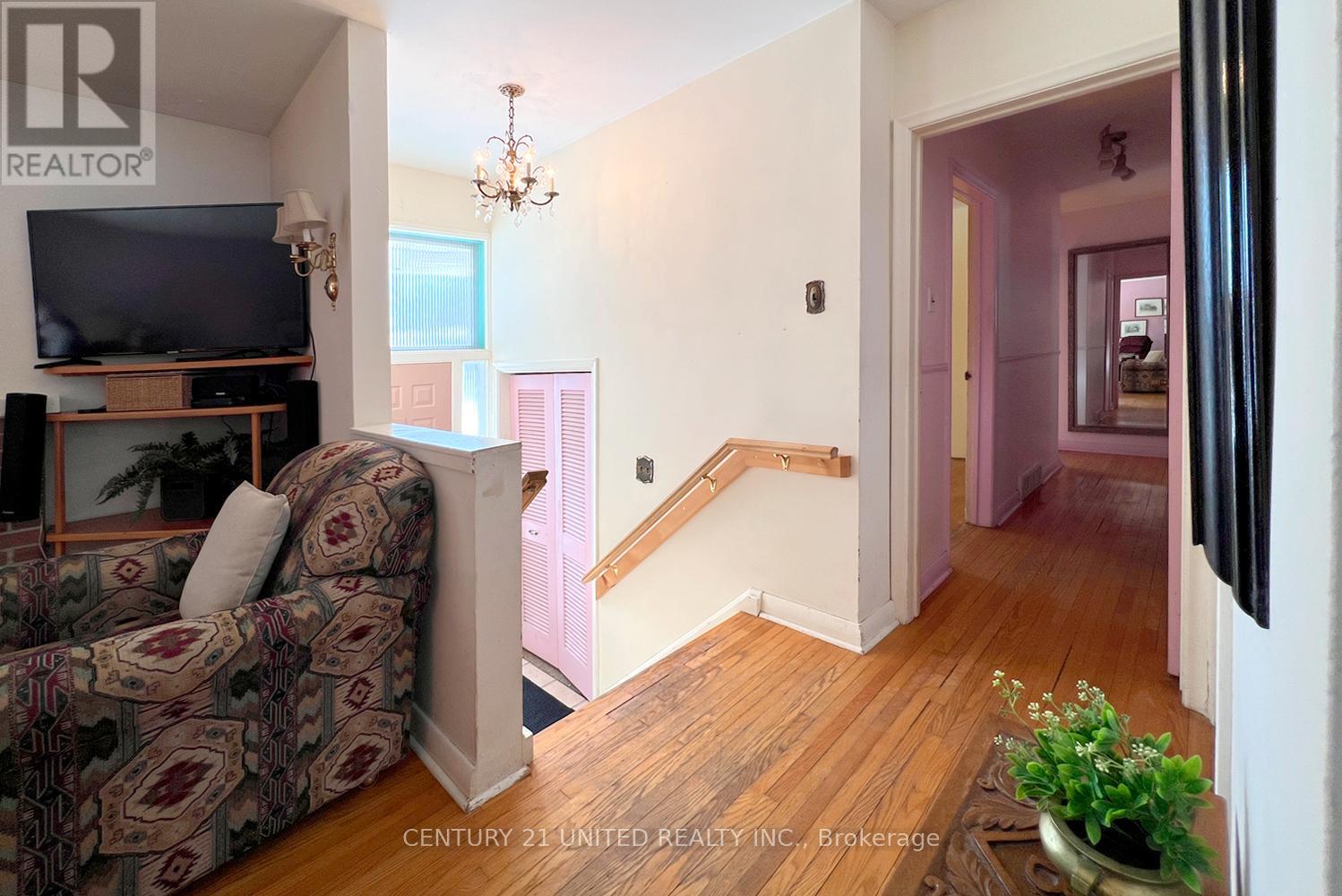 28 Weller Crescent, Peterborough, Ontario  K9J 6J5 - Photo 4 - X12752334