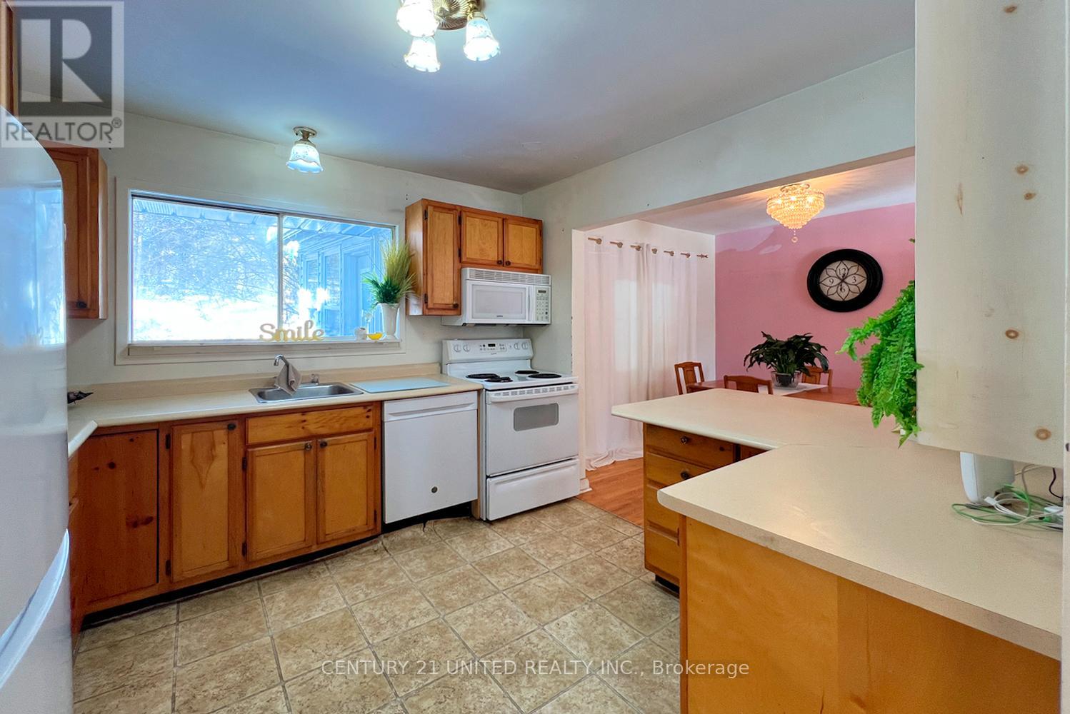 28 Weller Crescent, Peterborough, Ontario  K9J 6J5 - Photo 6 - X12752334