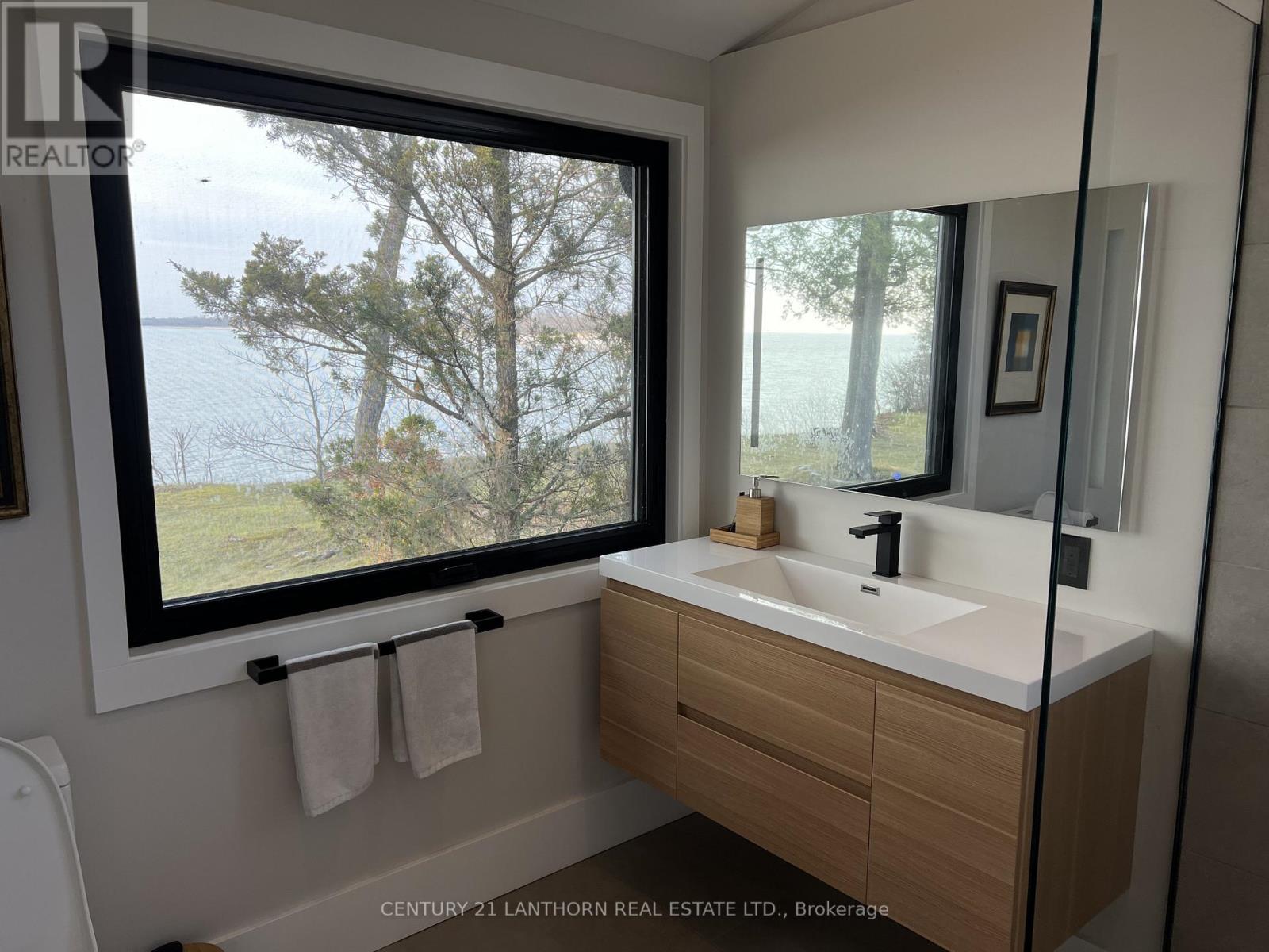 240 Salmon Point Road, Prince Edward County, Ontario  K0K 1P0 - Photo 12 - X12752348