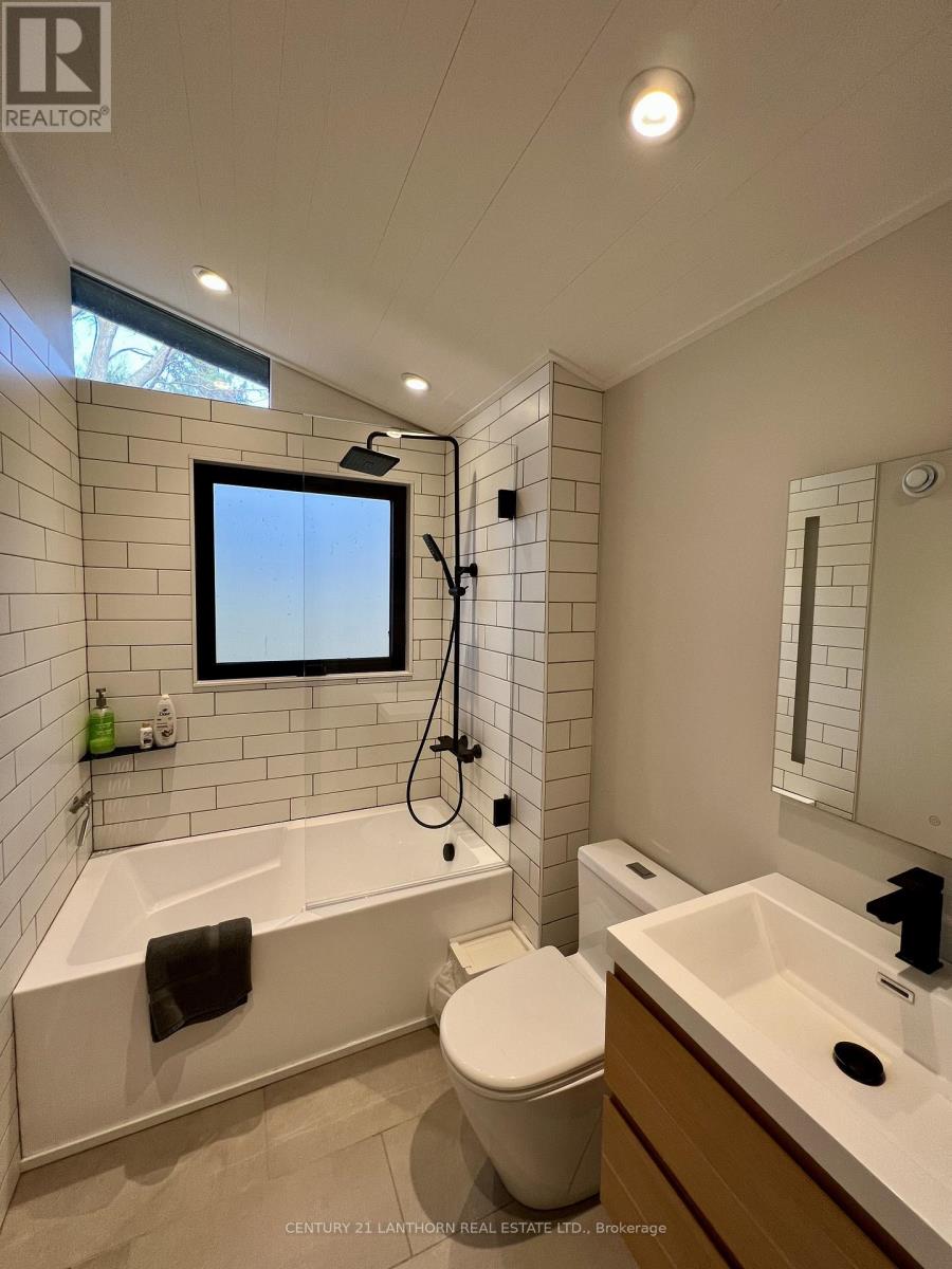 240 Salmon Point Road, Prince Edward County, Ontario  K0K 1P0 - Photo 15 - X12752348