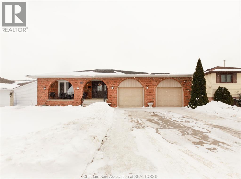 MLS# 26002357: 168 Pacific AVENUE, Amherstburg, Canada