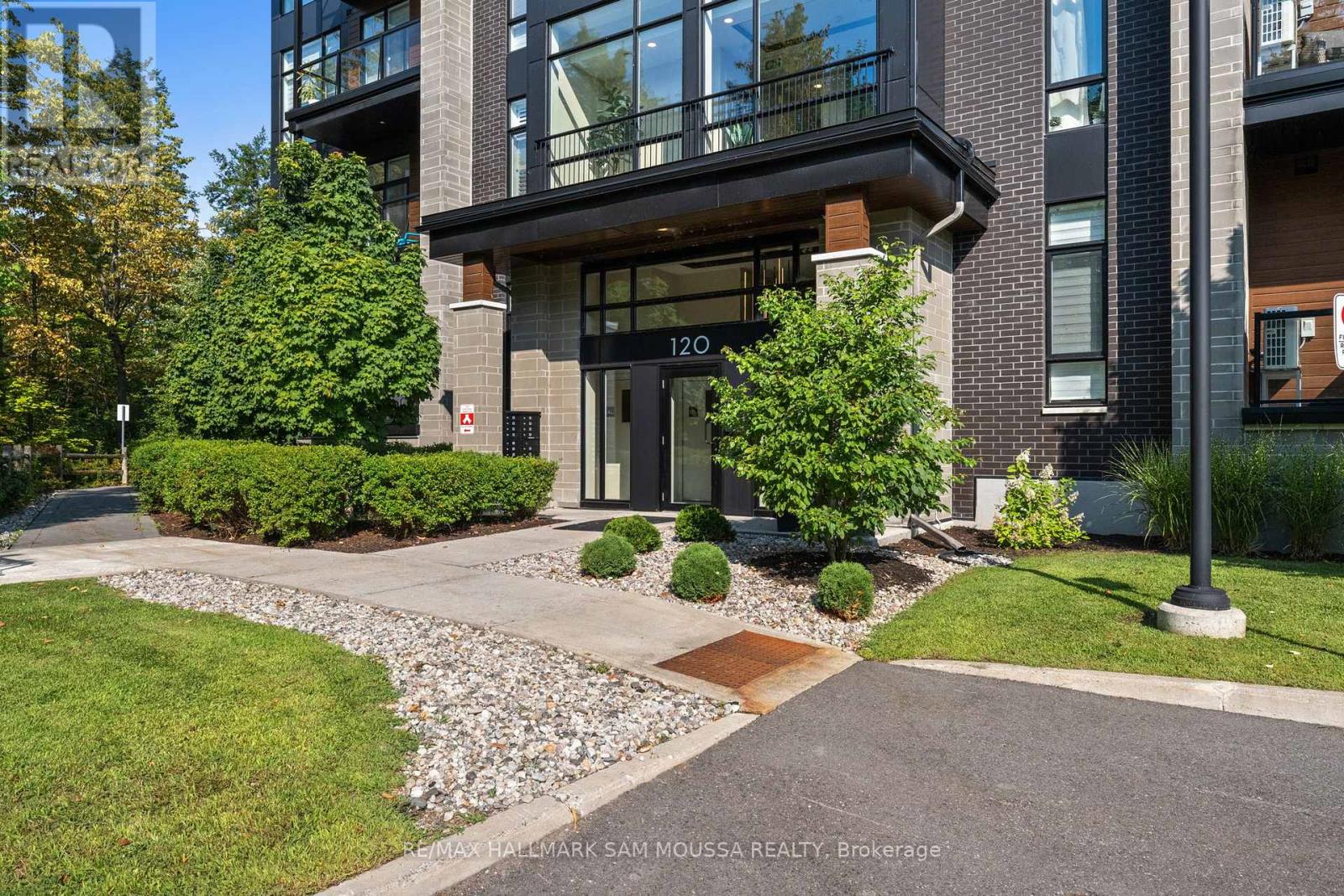 101 - 120 Cortile Private, Ottawa, Ontario  K1V 2S8 - Photo 4 - X12752292