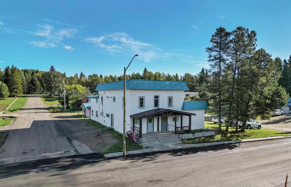 102  2 Avenue, Winfield, Alberta