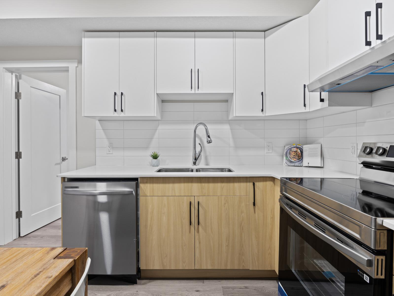 12007  106 Street, Edmonton, Alberta  T5G 2R5 - Photo 13 - 43690214