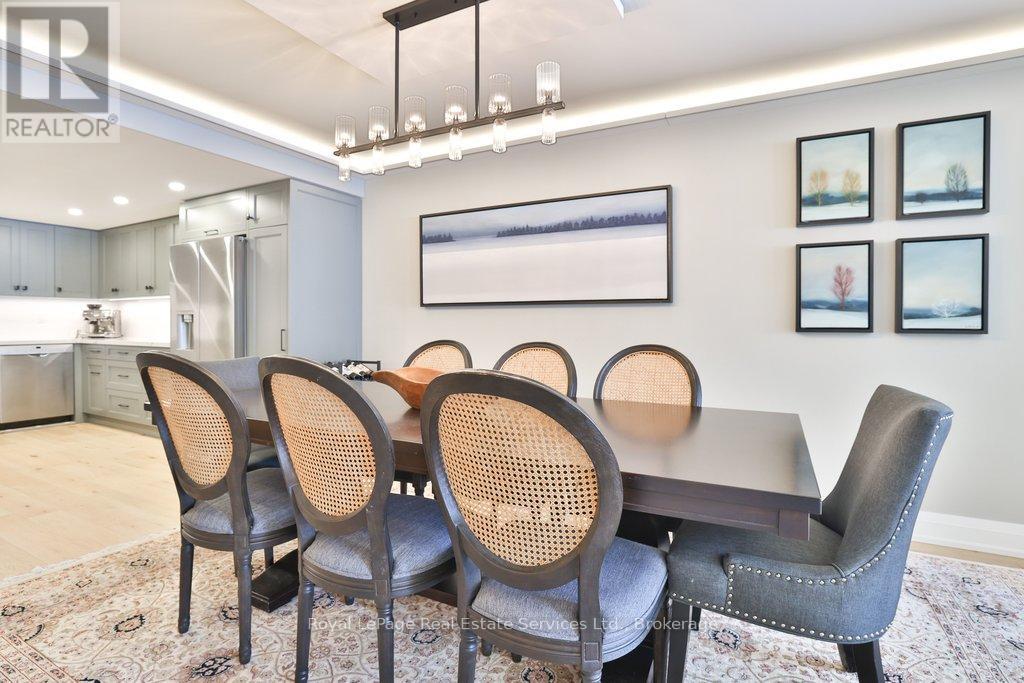 102 - 100 Lakeshore Road E, Oakville, Ontario  L6J 6M9 - Photo 10 - W12752230