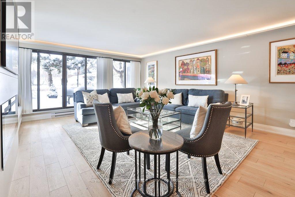 102 - 100 Lakeshore Road E, Oakville, Ontario  L6J 6M9 - Photo 12 - W12752230