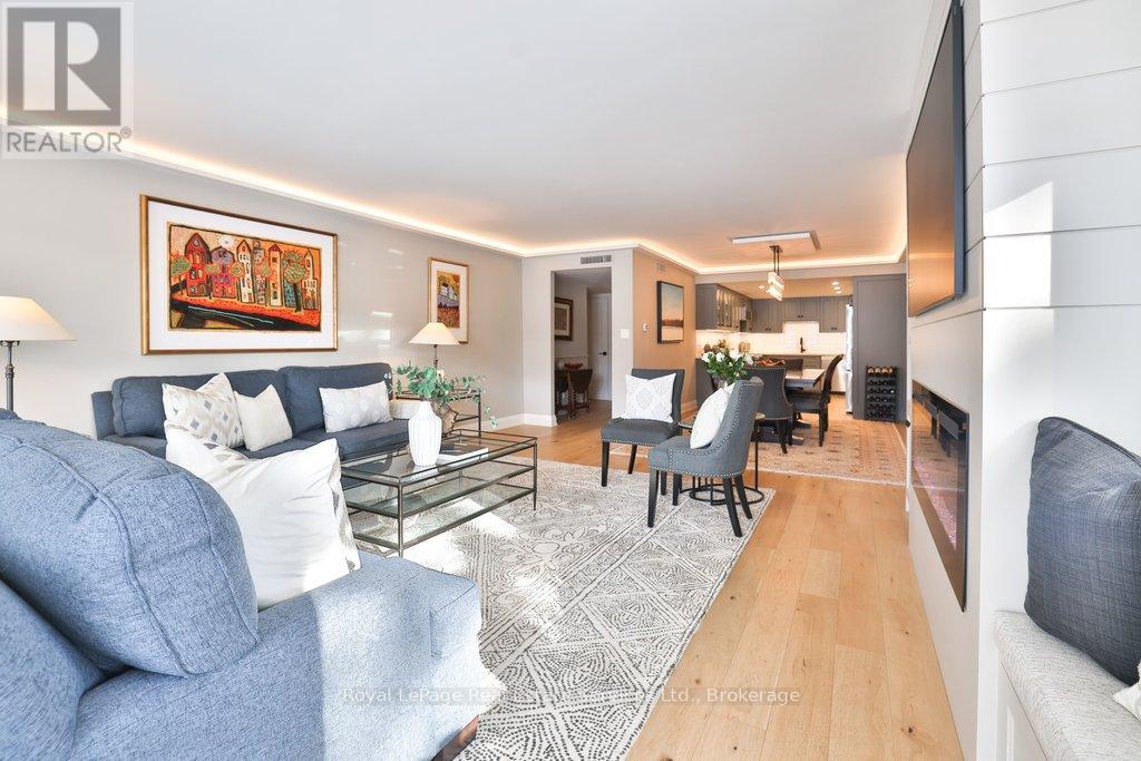 102 - 100 Lakeshore Road E, Oakville, Ontario  L6J 6M9 - Photo 15 - W12752230