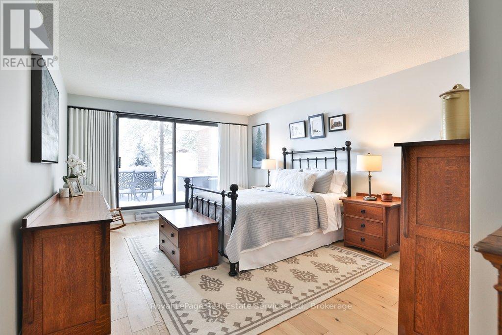 102 - 100 Lakeshore Road E, Oakville, Ontario  L6J 6M9 - Photo 21 - W12752230