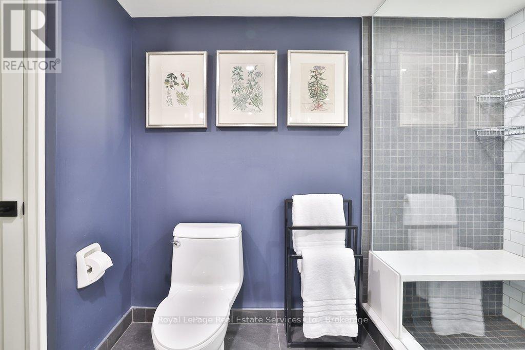 102 - 100 Lakeshore Road E, Oakville, Ontario  L6J 6M9 - Photo 27 - W12752230