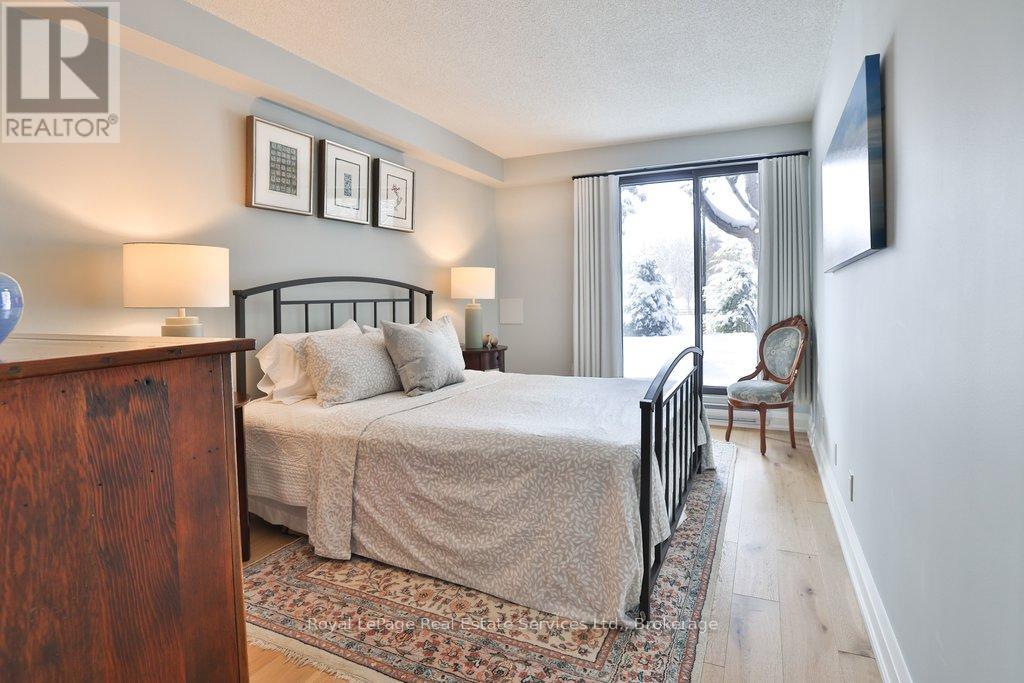 102 - 100 Lakeshore Road E, Oakville, Ontario  L6J 6M9 - Photo 29 - W12752230