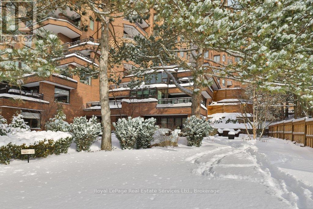 102 - 100 Lakeshore Road E, Oakville, Ontario  L6J 6M9 - Photo 33 - W12752230