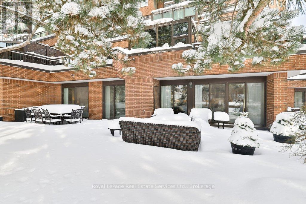 102 - 100 Lakeshore Road E, Oakville, Ontario  L6J 6M9 - Photo 35 - W12752230