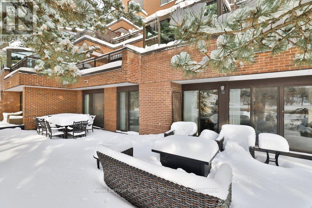 102 - 100 Lakeshore Road E, Oakville, Ontario  L6J 6M9 - Photo 36 - W12752230